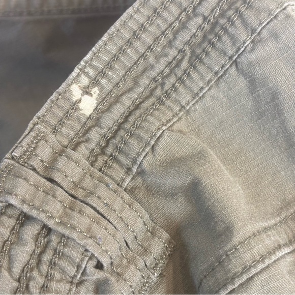 PRANA Pants Capri Cargo Outdoor Women’s Pant Size 10. Army Green. See note. - Picture 11 of 13